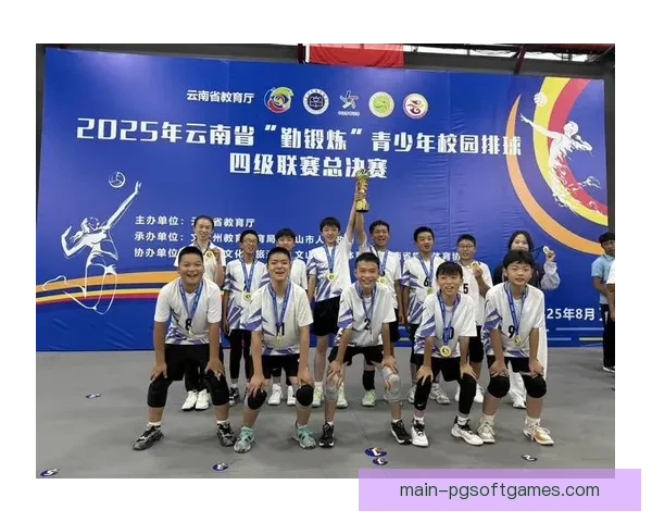 举重比赛全程回顾：风云瞬间、搏击拼搏、奋力拼搏、勇夺冠军、过关斩将、劲度过硬。