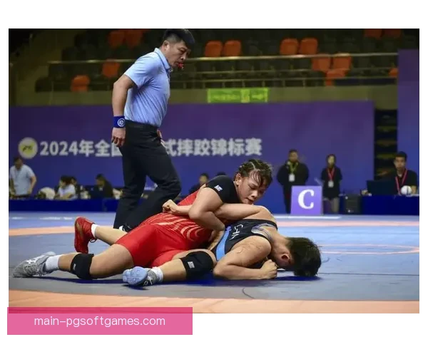 摔跤赛场上的胜负交锋收场，鏖战一触即发