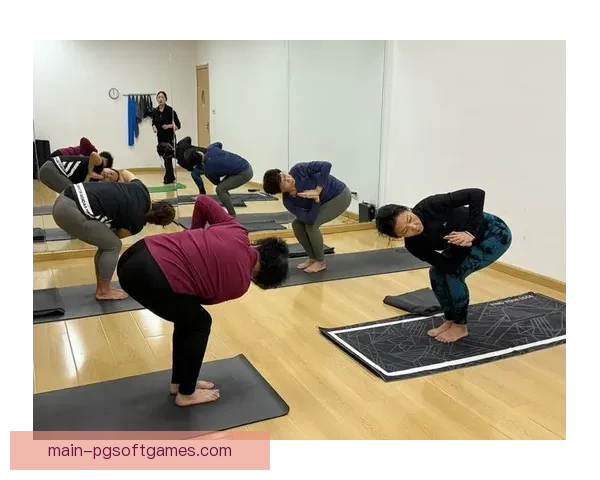 瑜伽杯赛:身心同练,力争最佳 瑜伽杯赛:身心同练,力争最佳