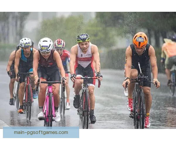 铁人三项：穿越泳、骑行、跑步挑战